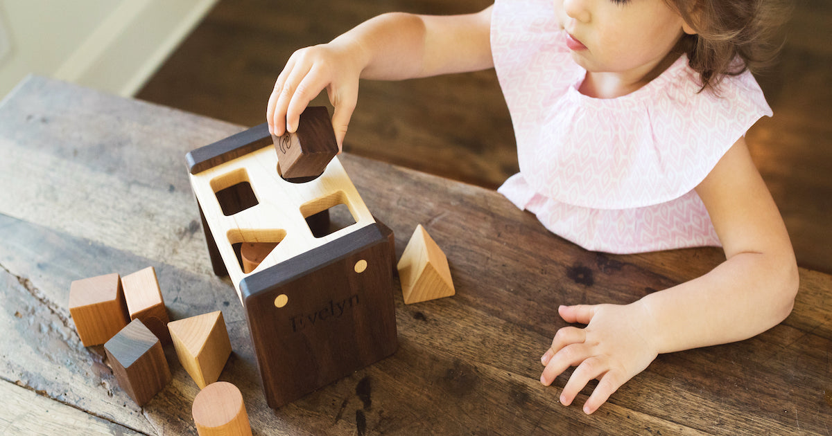 wooden-shape-sorter-toy-wood-sorting-handmade-natural-safe-personalized-toddler-one-year-birthday-gift-smiling-tree-toys
