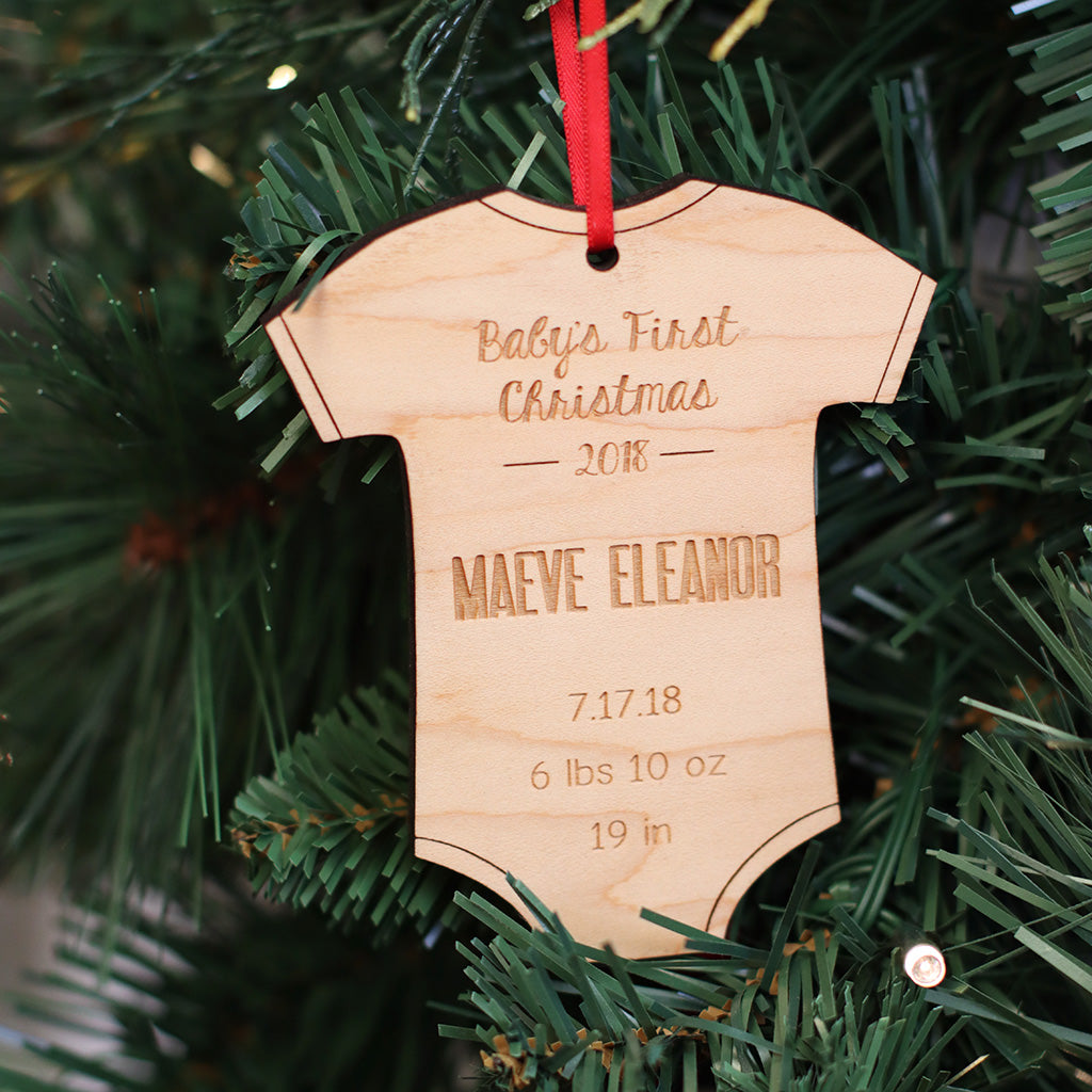 personalized Baby\'s First Christmas onesie ornament - Smiling Tree